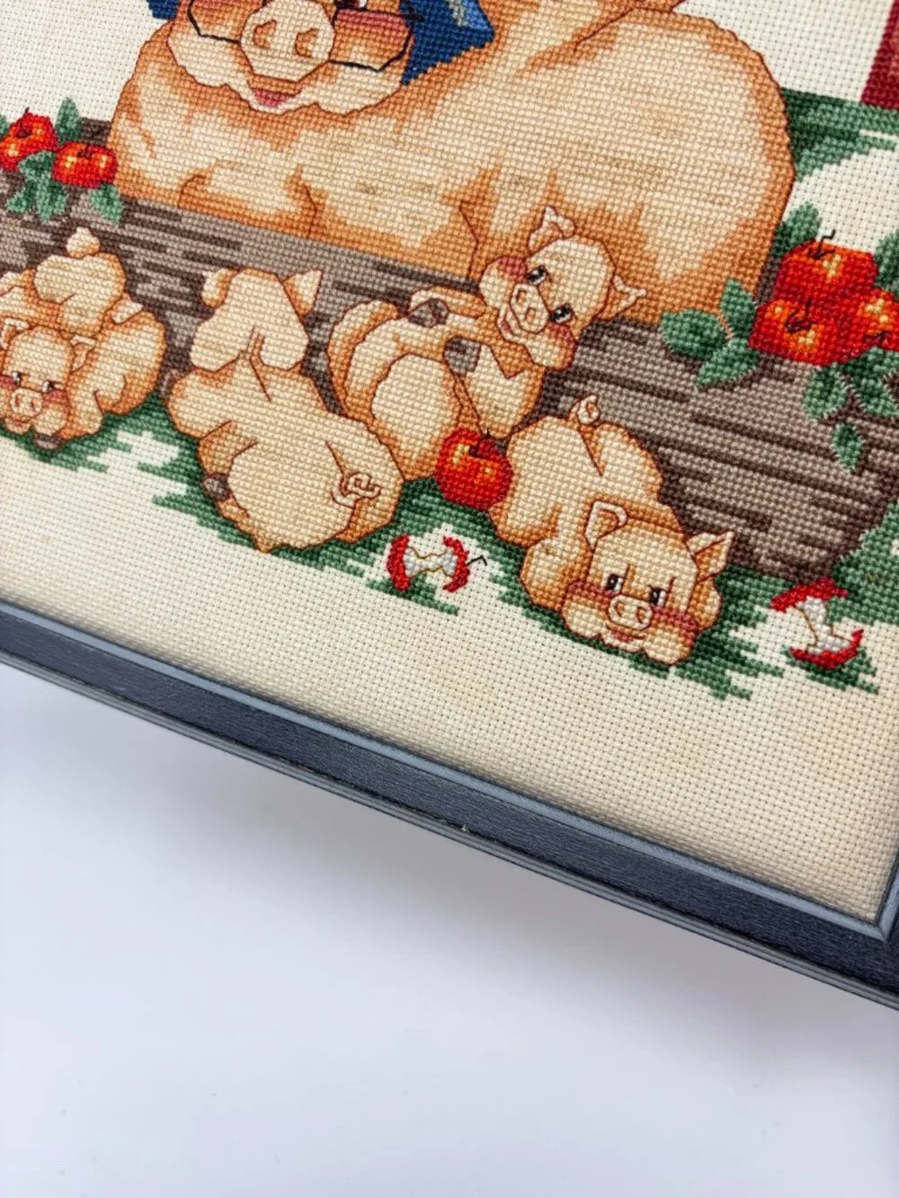 VTG Handmade Framed Cross Stitch Momma Pig & Piglets, 
